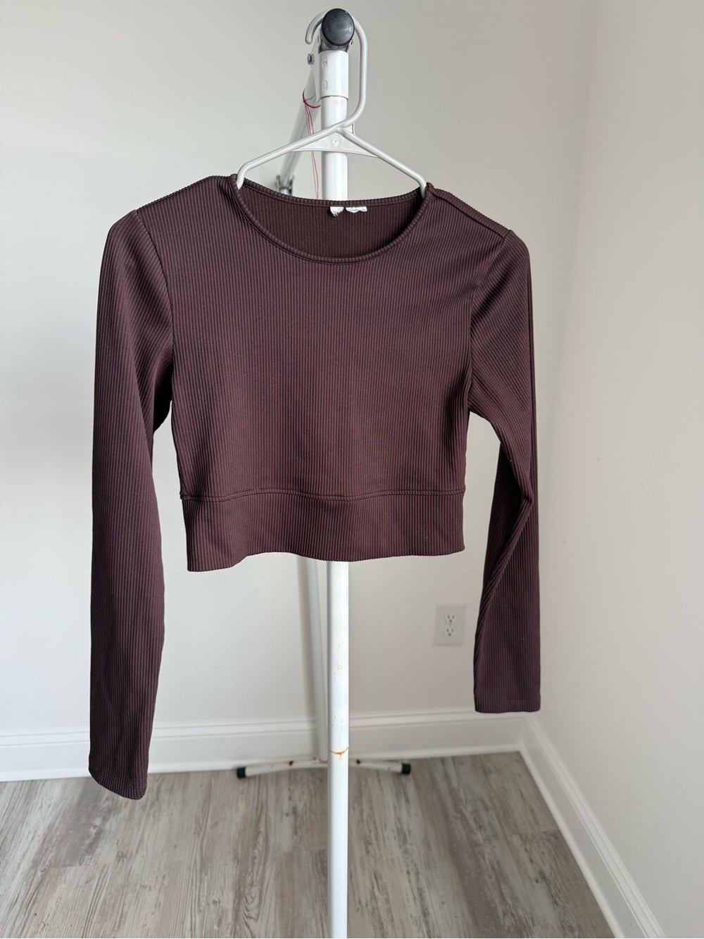 Ribbed Long-Sleeve Crop Top - Chocolate Brown